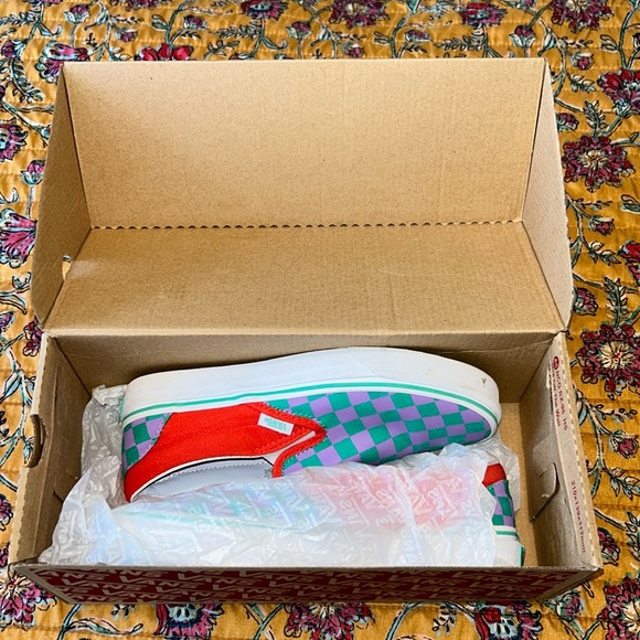 Crazy Check Cherry Toma Classic Slip On Vans Unisex Womens 6.5 Mens 5 - Picture 5 of 8